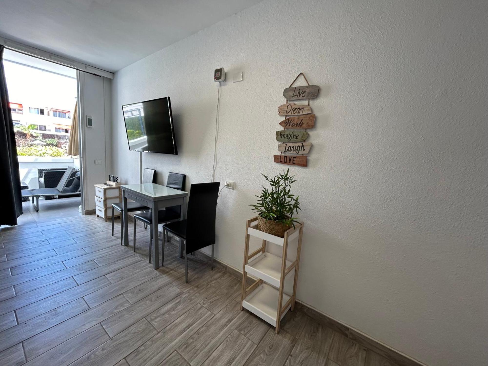 Sunny Apt With Terrace Coastal Area South Arona Arona  Εξωτερικό φωτογραφία